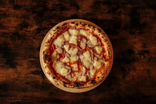 hawaiian pizza with pineapple and ham